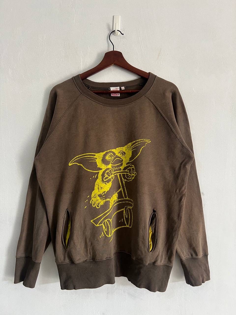 Vintage Vintage Gremlins Pocket Sweatshirt Size US M / EU 48-50 / 2 - 1 Thumbnail