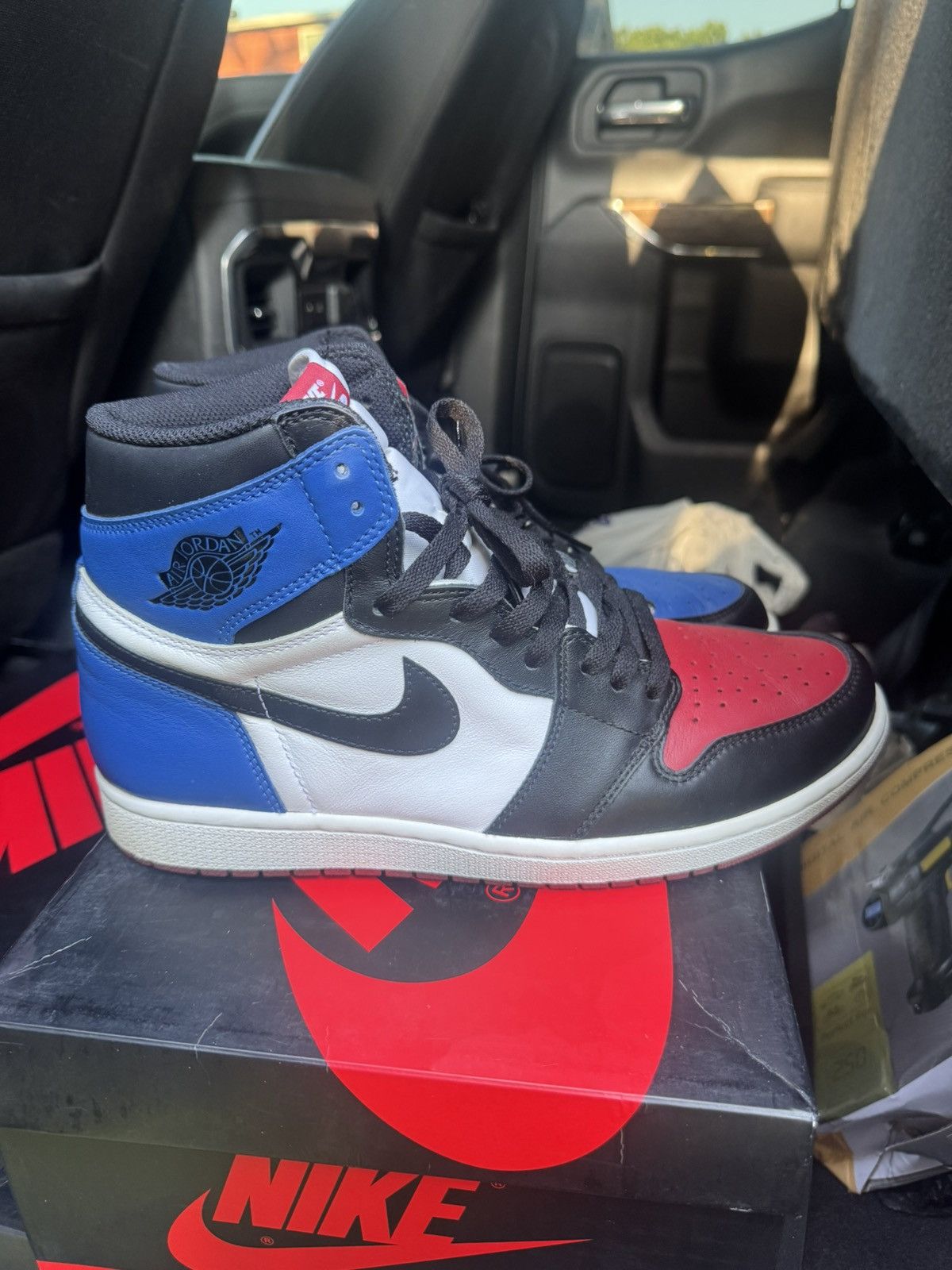 Jordan Brand Jordan 1 High retro Top 3 Size US 11 / EU 44 - 3 Thumbnail