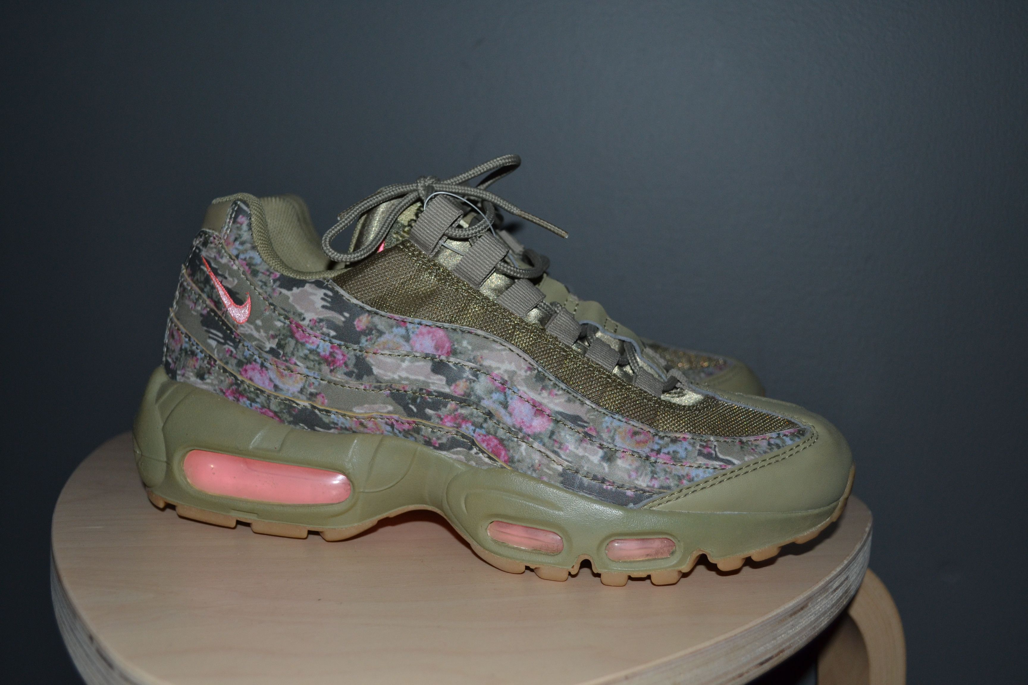 Nike Air Max 95 Floral Camo Olive Womens Size AQ6385-200