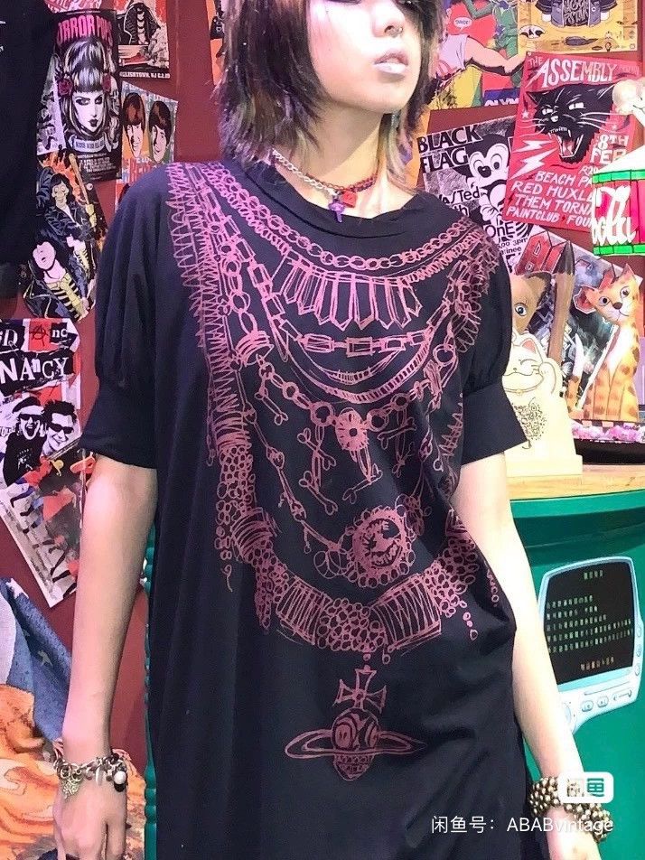 Vivienne Westwood Vivienne Westwood Star wing pendant graffiti short sleeved Size M / US 6-8 / IT 42-44 - 3 Thumbnail