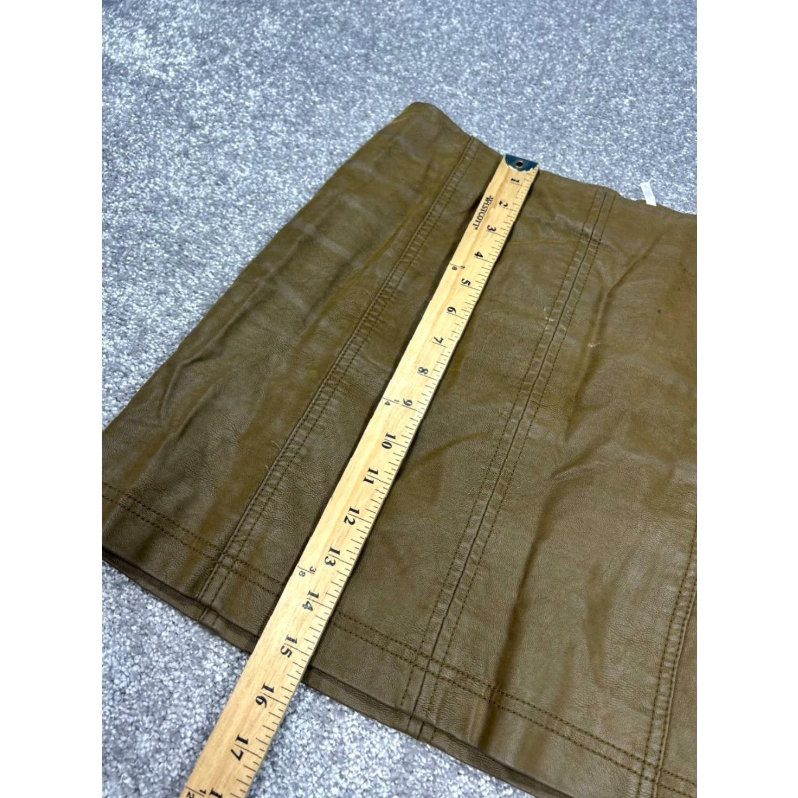 Free People VINTAGE Free People Skirt Womens 8 Brown Faux Leather Mini Stains Size 30" / US 8 / IT 44 - 4 Thumbnail