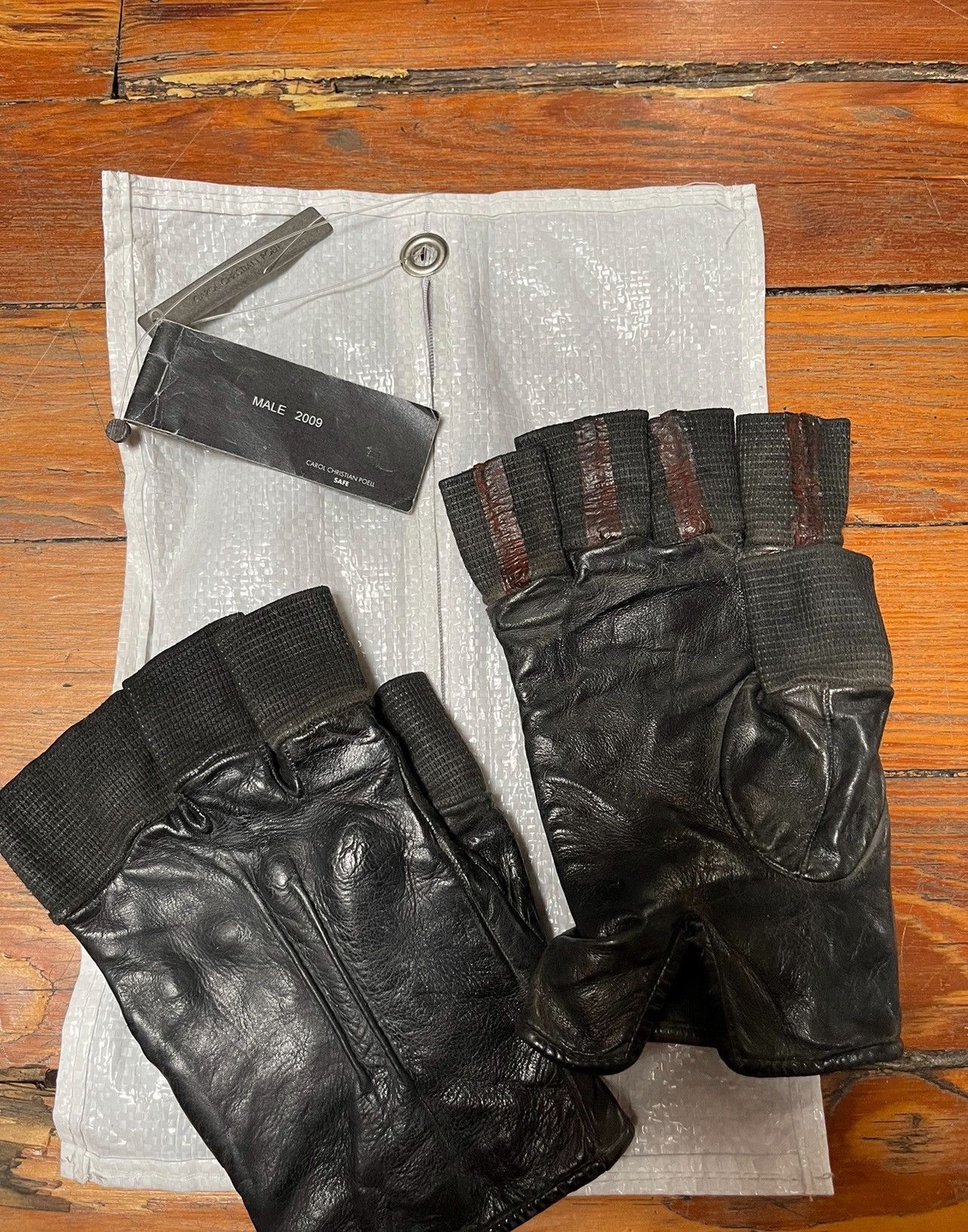 2009 gloves