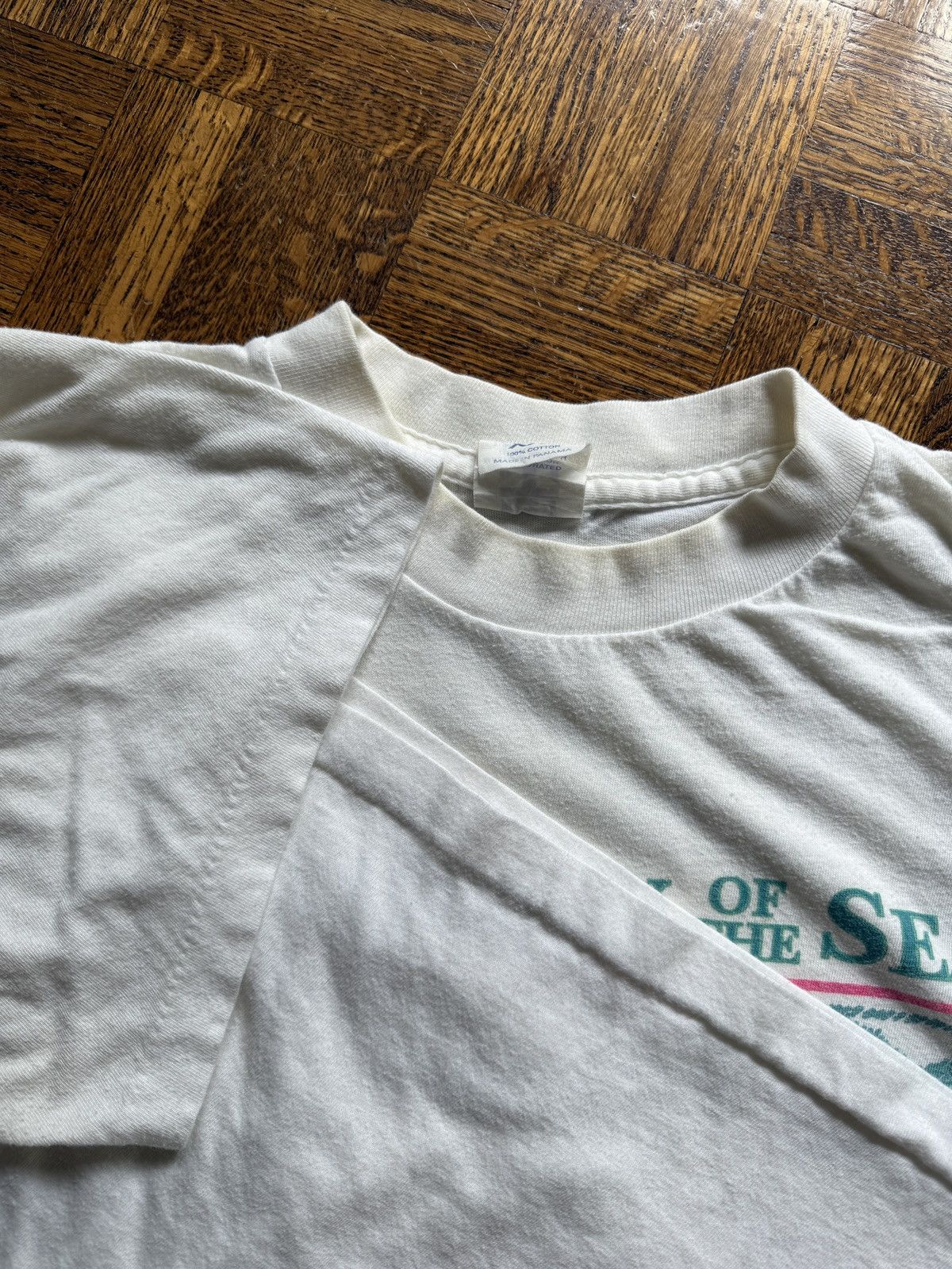 Vintage Vintage Majesty of the Seas Royal Caribbean Graphic Tee Size US XL / EU 56 / 4 - 3 Thumbnail