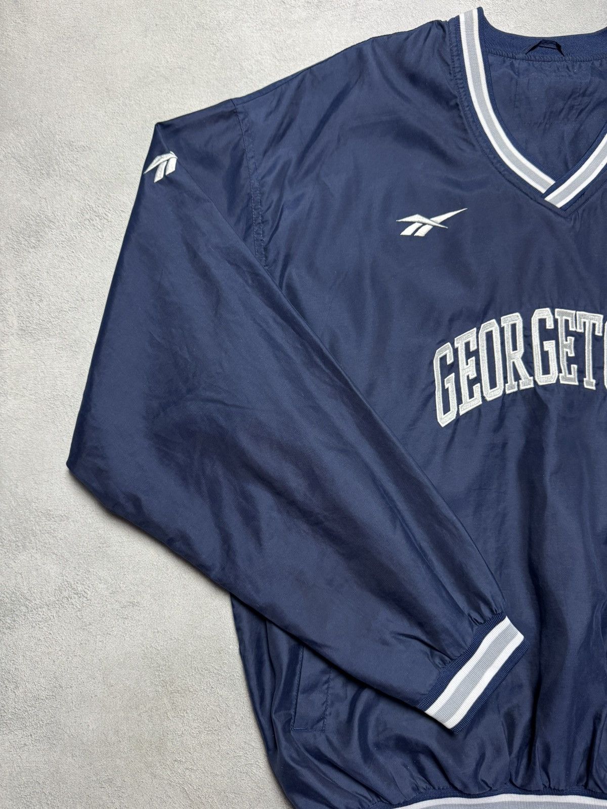 Reebok Reebok Georgetown Hoyas NCCA V-Neck Big Logo Sweatshirt Size US XL / EU 56 / 4 - 5 Thumbnail
