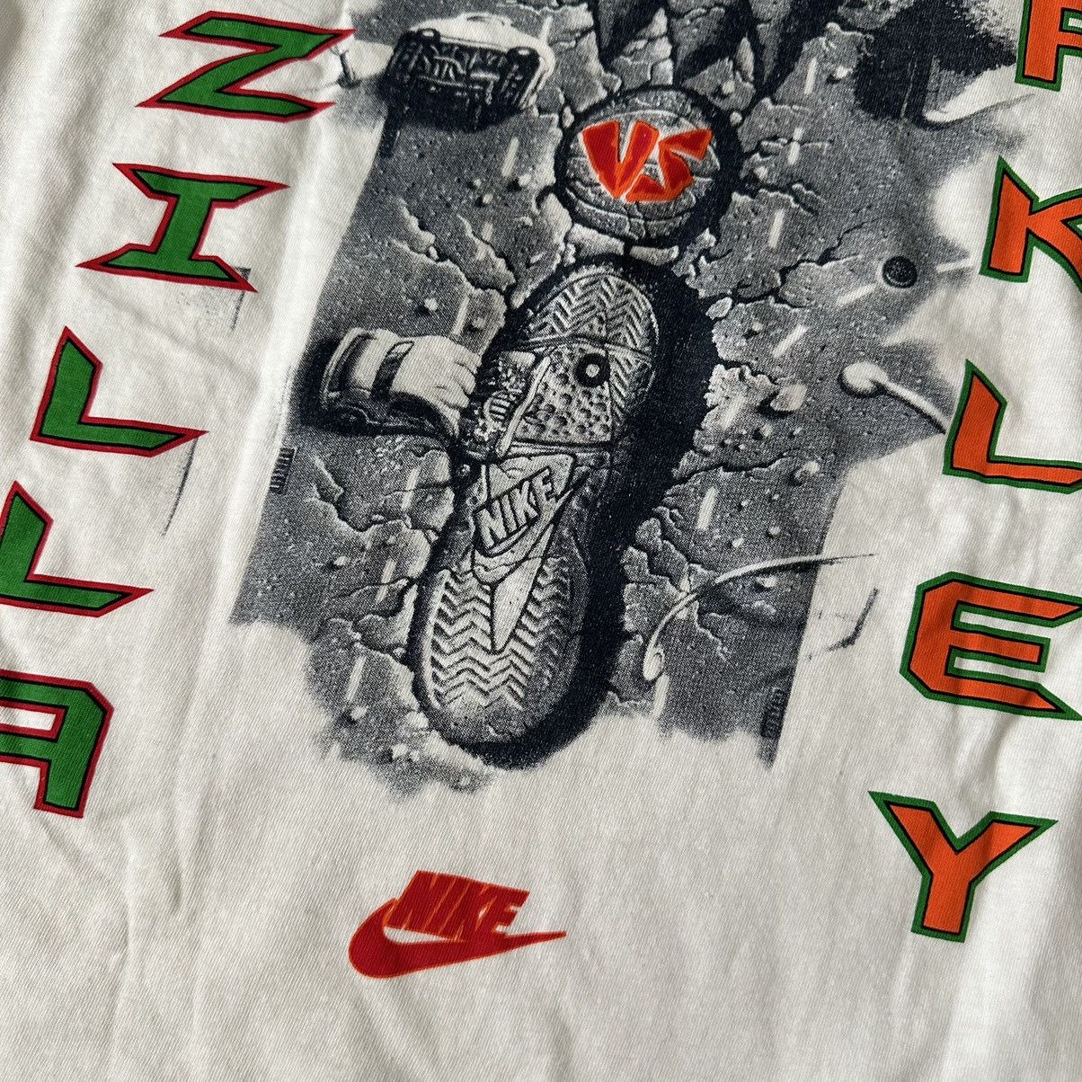 Band Tees × Nike × Vintage Vintage Nike 1992 Godzilla Vs Charles Barkley T Shirt Size US L / EU 52-54 / 3 - 17 Thumbnail