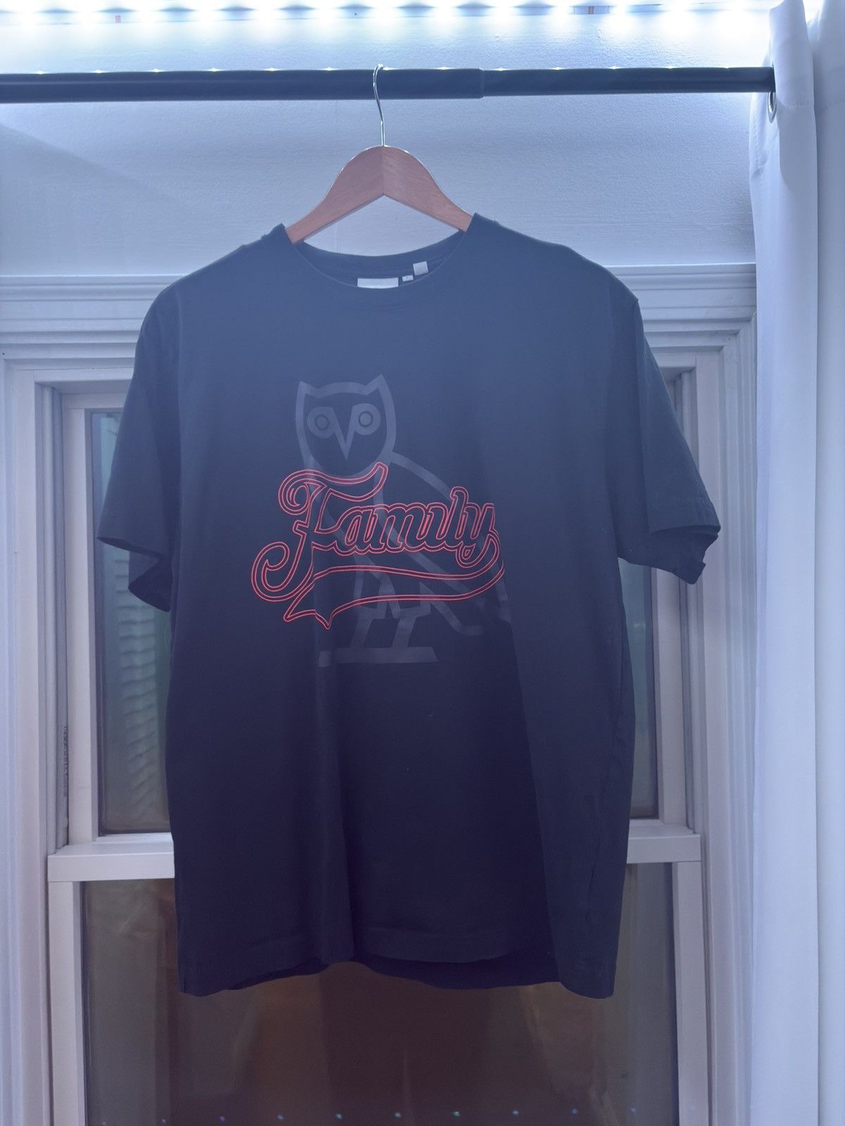 October's Very Own Drake/OVO “Family” teeshirt Size US L / EU 52-54 / 3 - 1 Thumbnail
