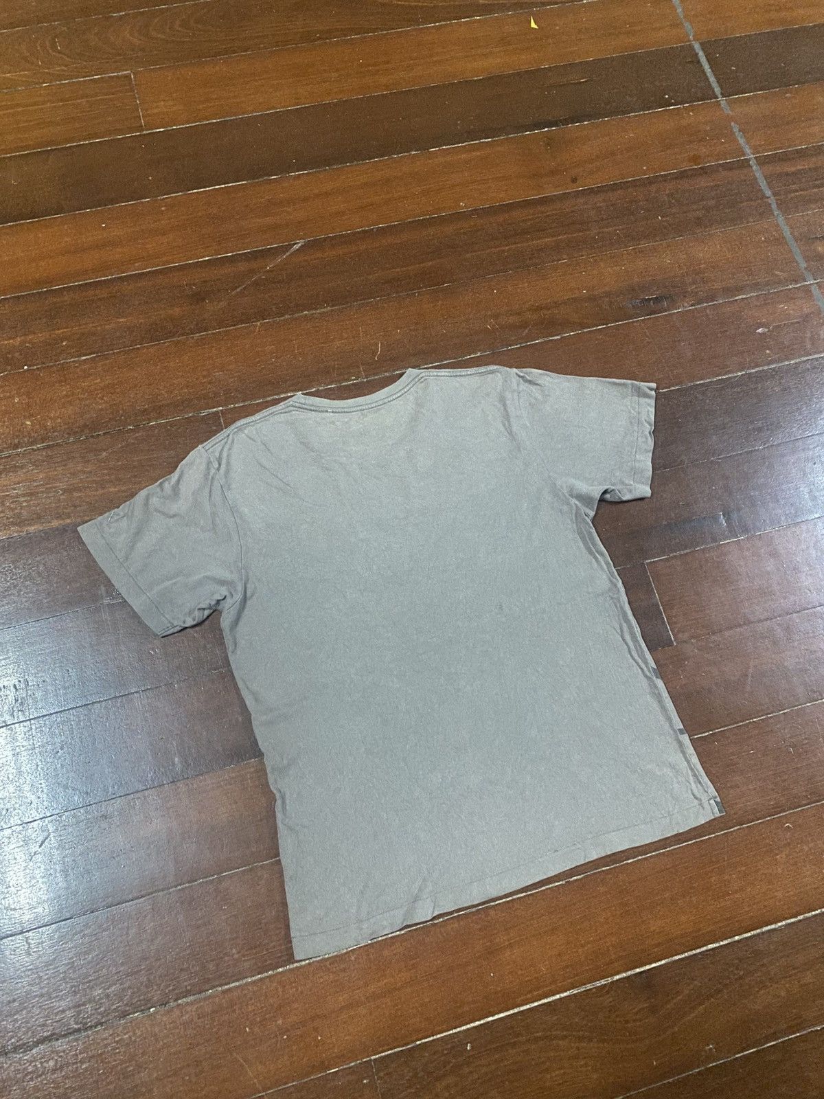 Kaws Rare Uniqlo x Kaws Snoopy Shirt over print Size US L / EU 52-54 / 3 - 6 Thumbnail