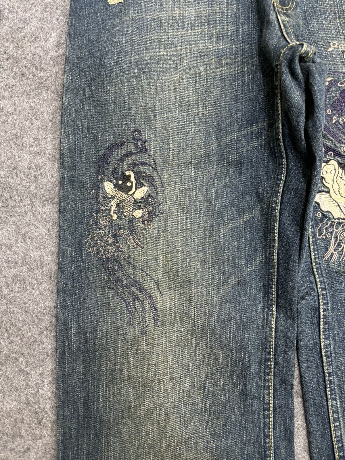 Japanese Brand 💥KARAKURI TAMASHI Koi Fish Embroided Distressed Denim F551 Size US 31 - 5 Thumbnail