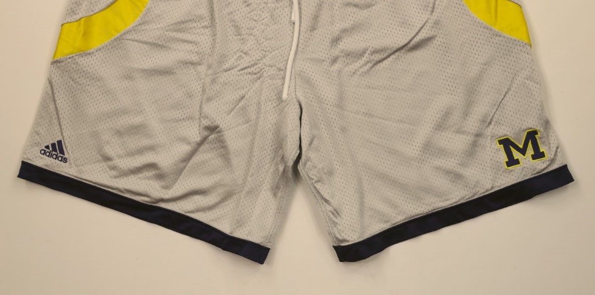 Adidas × Vintage Vintage Adidas University of Michigan Football Shorts USA Size US 36 / EU 52 - 3 Thumbnail
