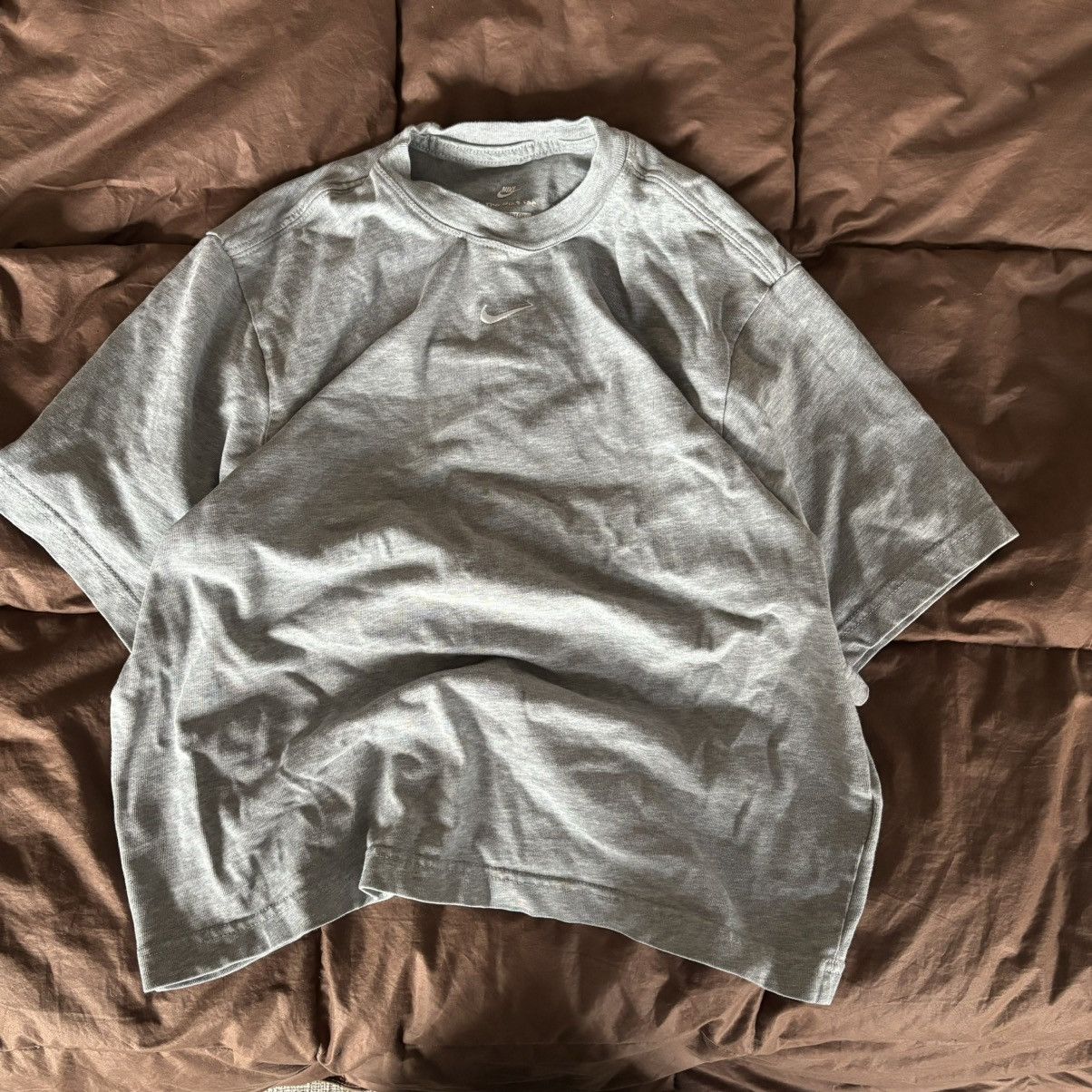 Nike Gray center swoosh the nike tee 100% cotton tshirt Size US S / EU 44-46 / 1 - 1 Thumbnail