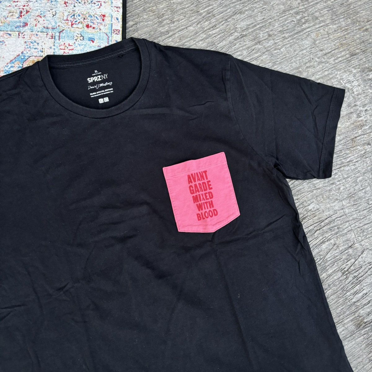 MoMA Avant Garde Daniel Martinez x Moma x Uniqlo pocket Tee Size US XL / EU 56 / 4 - 2 Thumbnail