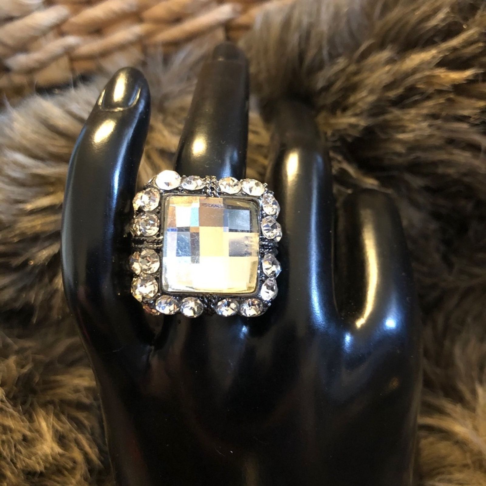 Jewelry Faceted dome rhinestone accent stretch ring Size ONE SIZE - 1 Thumbnail