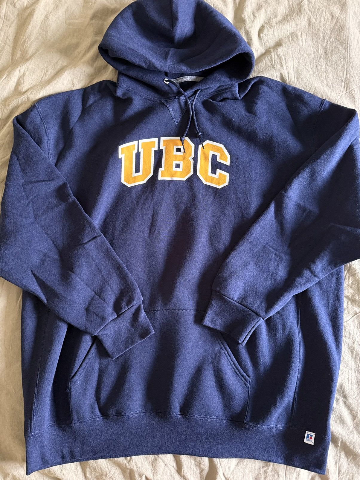 Russell Athletic 🇨🇦 University of British Columbia UBC Basic Arch Screen Hoody Size US XXL / EU 58 / 5 - 2 Thumbnail