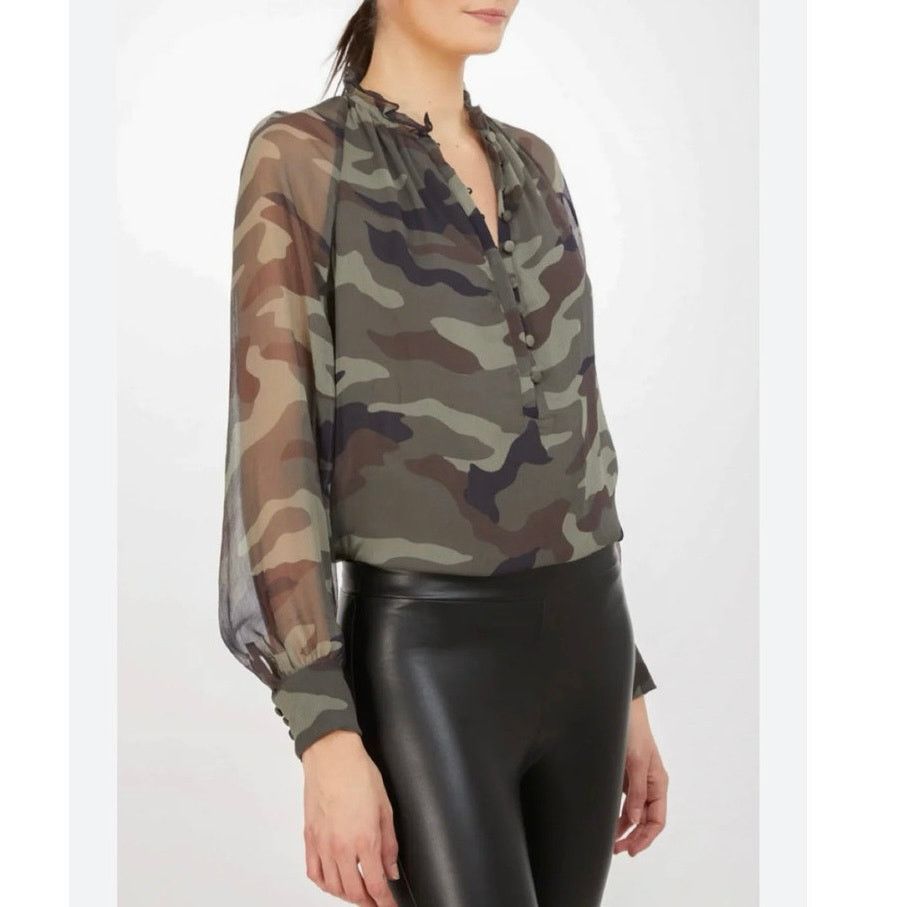Generation Love NWT Generation Love Noa Blouse Army Camo size XXS Size XXS / US 00 / IT 34 - 1 Thumbnail