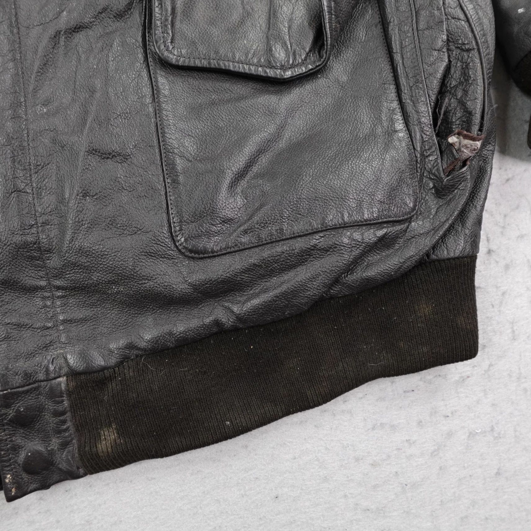 Vintage VINTAGE US Army Air Force Jacket 2XL Black Leather Bomber A-2 Flight Flyers Army Navy Style Military Mens Jacket Size US XXL / EU 58 / 5 - 5 Thumbnail