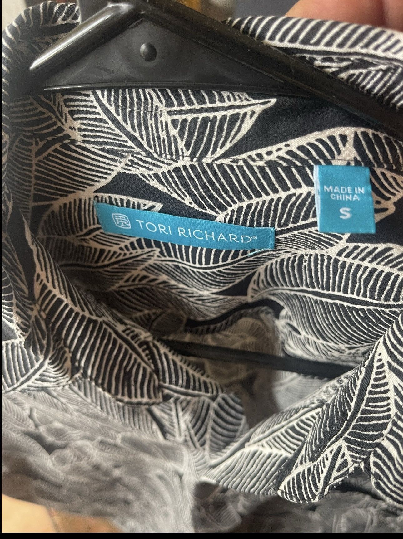 Tori Richard Tori Richard Hawaiian Print Black Full Button Men's Small Size US S / EU 44-46 / 1 - 4 Thumbnail