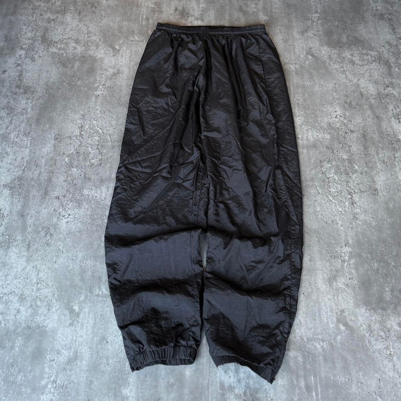 Japanese Brand × Vintage Vintage Y2K Baggy Faded Black Grunge Opium Tech Sweatpants Size US 32 / EU 48 - 1 Thumbnail