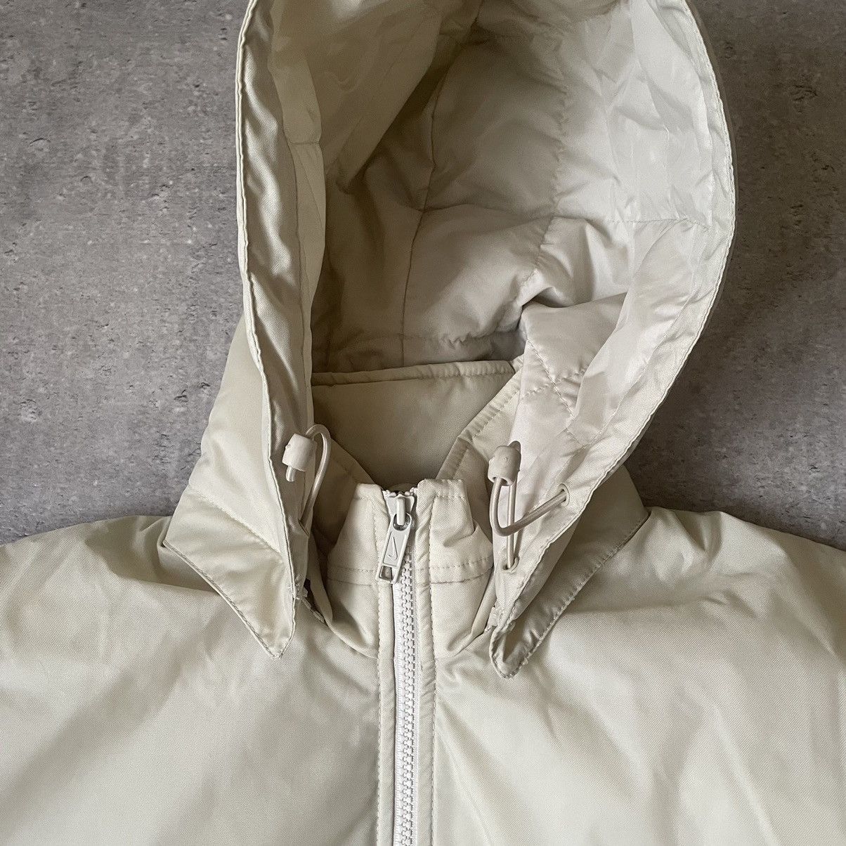 Nike Vintage Nike 90s Long Puffer Jacket Begie Big Swoosh Size US L / EU 52-54 / 3 - 8 Thumbnail