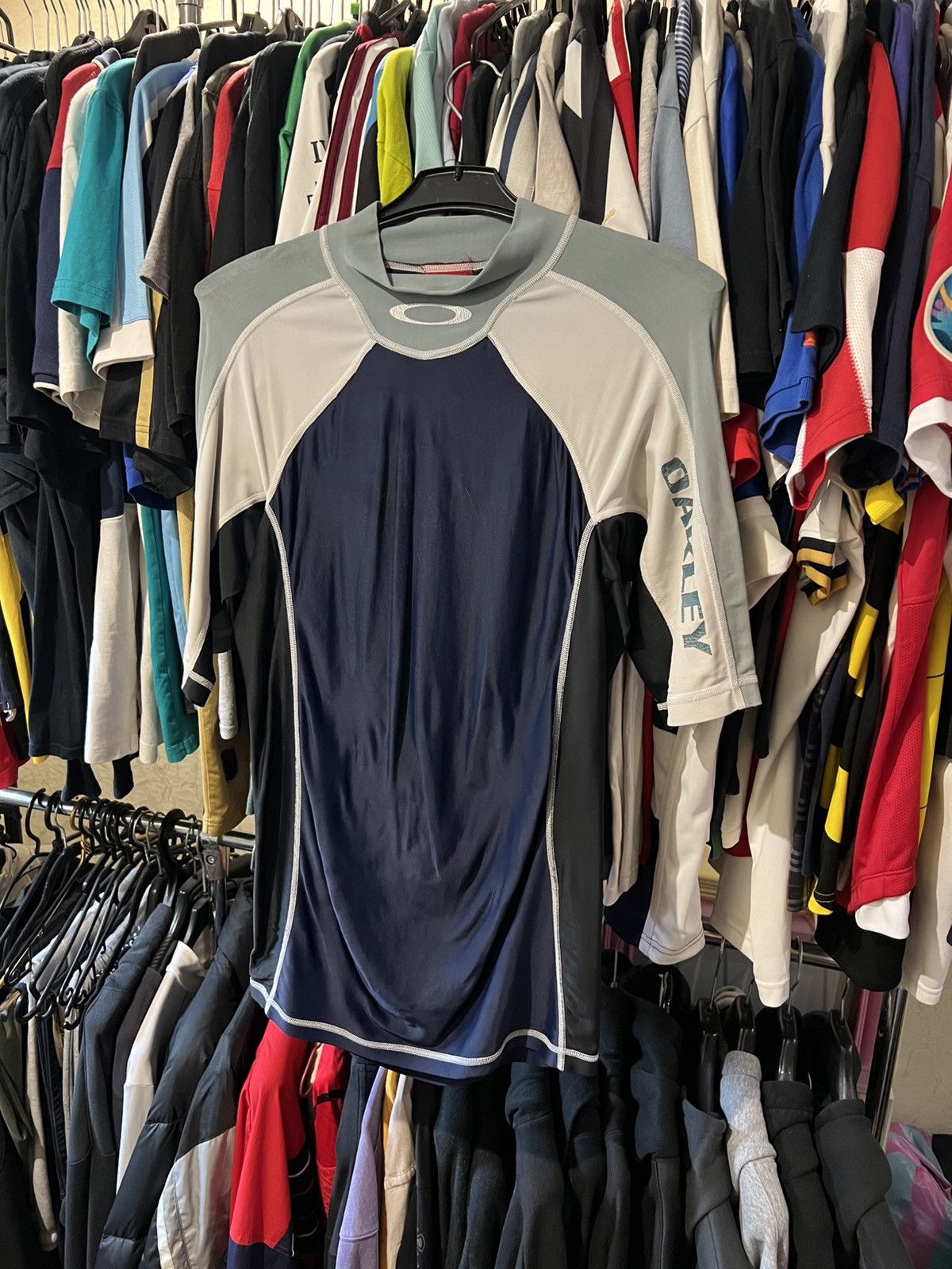 Oakley VINTAGE OAKLEY CYCLE JERSEY SHIRT SIZE XL DESTROYED HYPE Size US XL / EU 56 / 4 - 1 Thumbnail