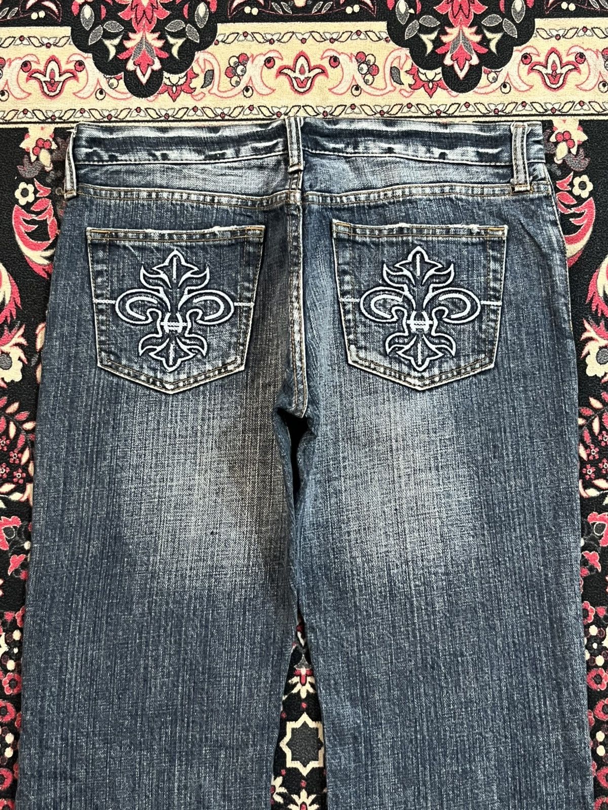 Japanese Brand Japanese Blue Washed Distress Dagger Embroidery Flare Jeans Size 30" / US 8 / IT 44 - 6 Thumbnail