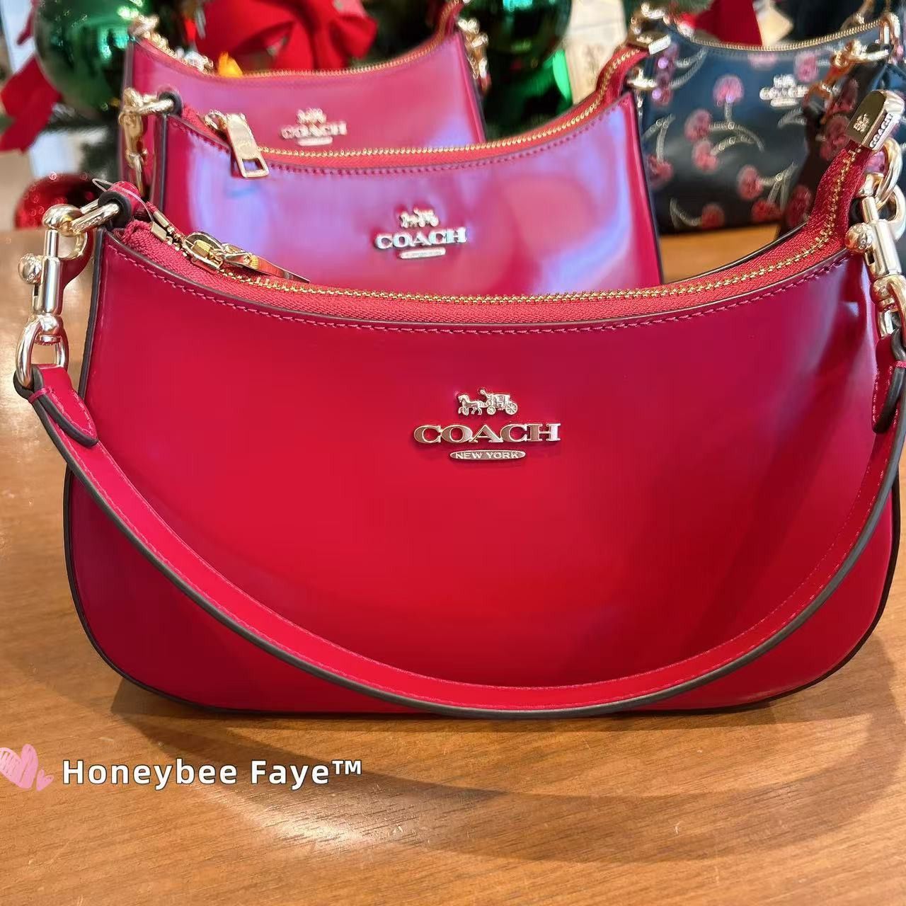 Coach NWT Coach CV938 Teri Shoulder Bag Gold/Ruby Size ONE SIZE - 1 Thumbnail
