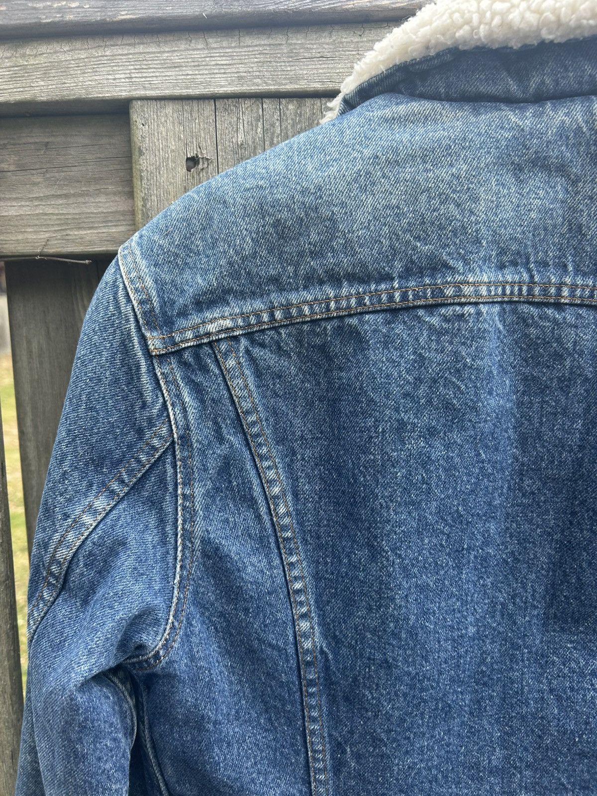 Levi's Vintage Clothing Levi’s Sherpa Lined Denim Trucker Jacket Vintage Faded Blue Size US S / EU 44-46 / 1 - 15 Thumbnail
