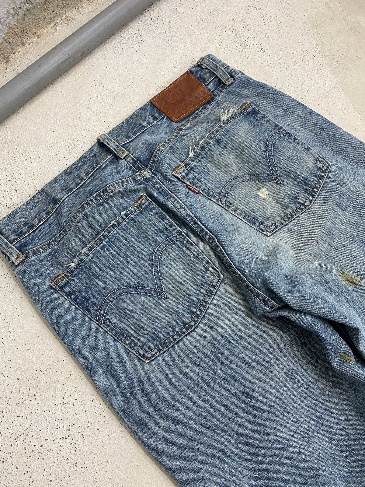 Japanese Brand × Levi's Levis 502 Denim Straight Cut Loose Fit Distressed Size US 32 / EU 48 - 13 Thumbnail