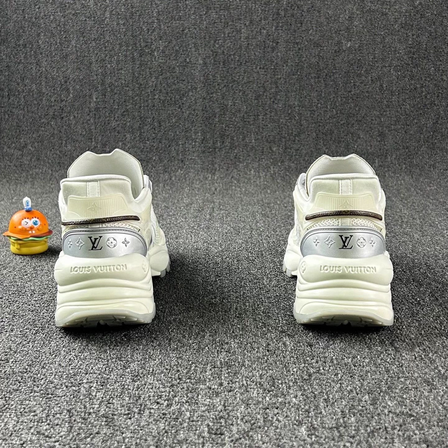 Louis Vuitton LV Run55 Silver Dad Shoe EU36.5 Size US 5.5 / IT 35.5 - 5 Thumbnail