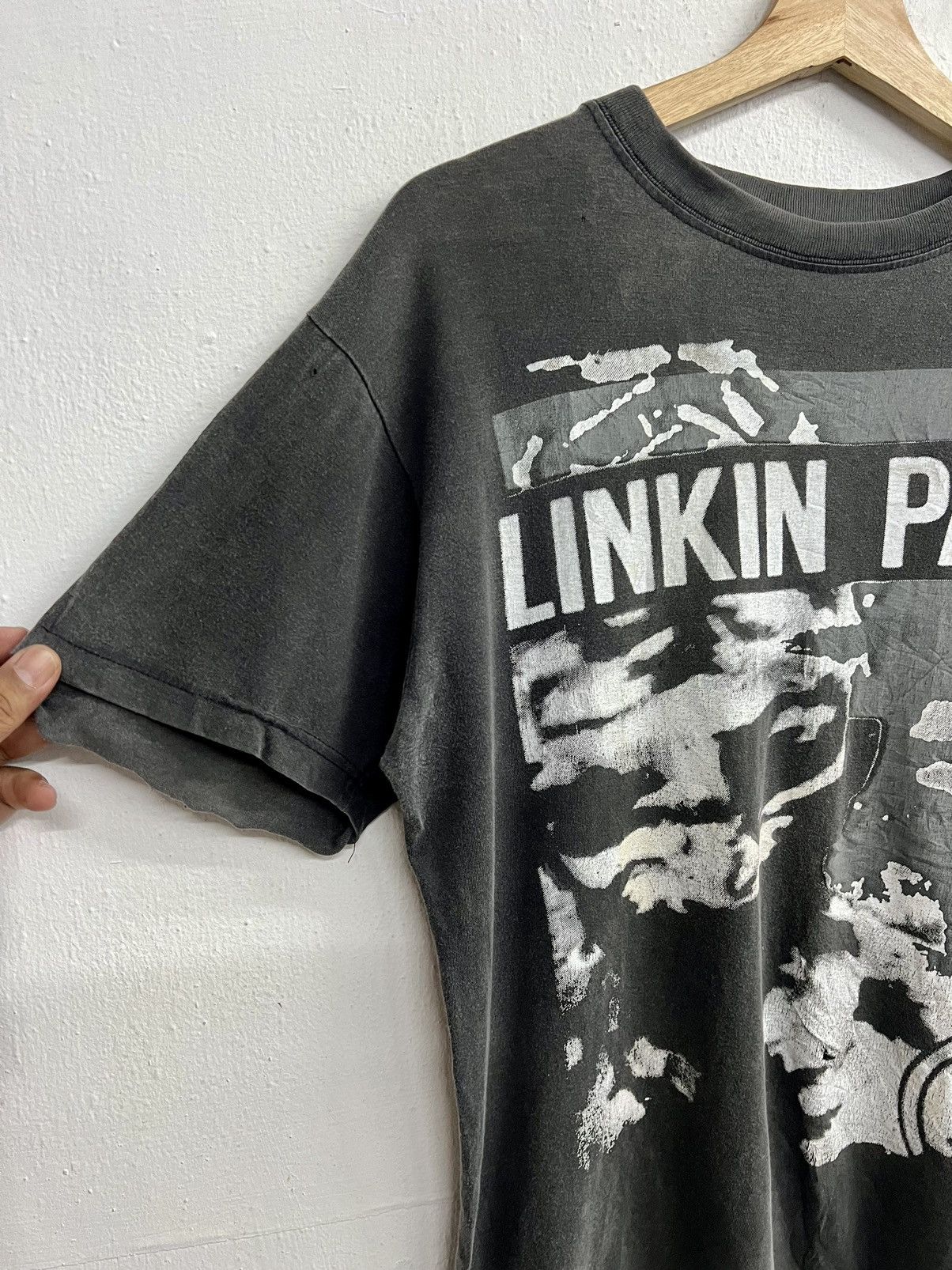 Band Tees × Vintage Rare THRASHED Linkin Park Living Things World Tour Tee Size US M / EU 48-50 / 2 - 6 Thumbnail