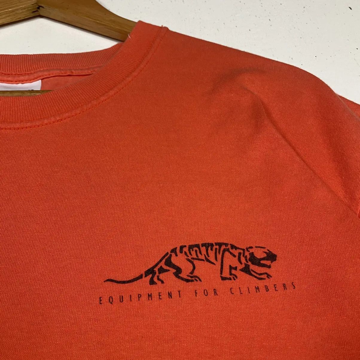Other VINTAGE 90's WILD THINGS EQUIPMENT FOR CLIMBERS TEE Size US XL / EU 56 / 4 - 6 Thumbnail