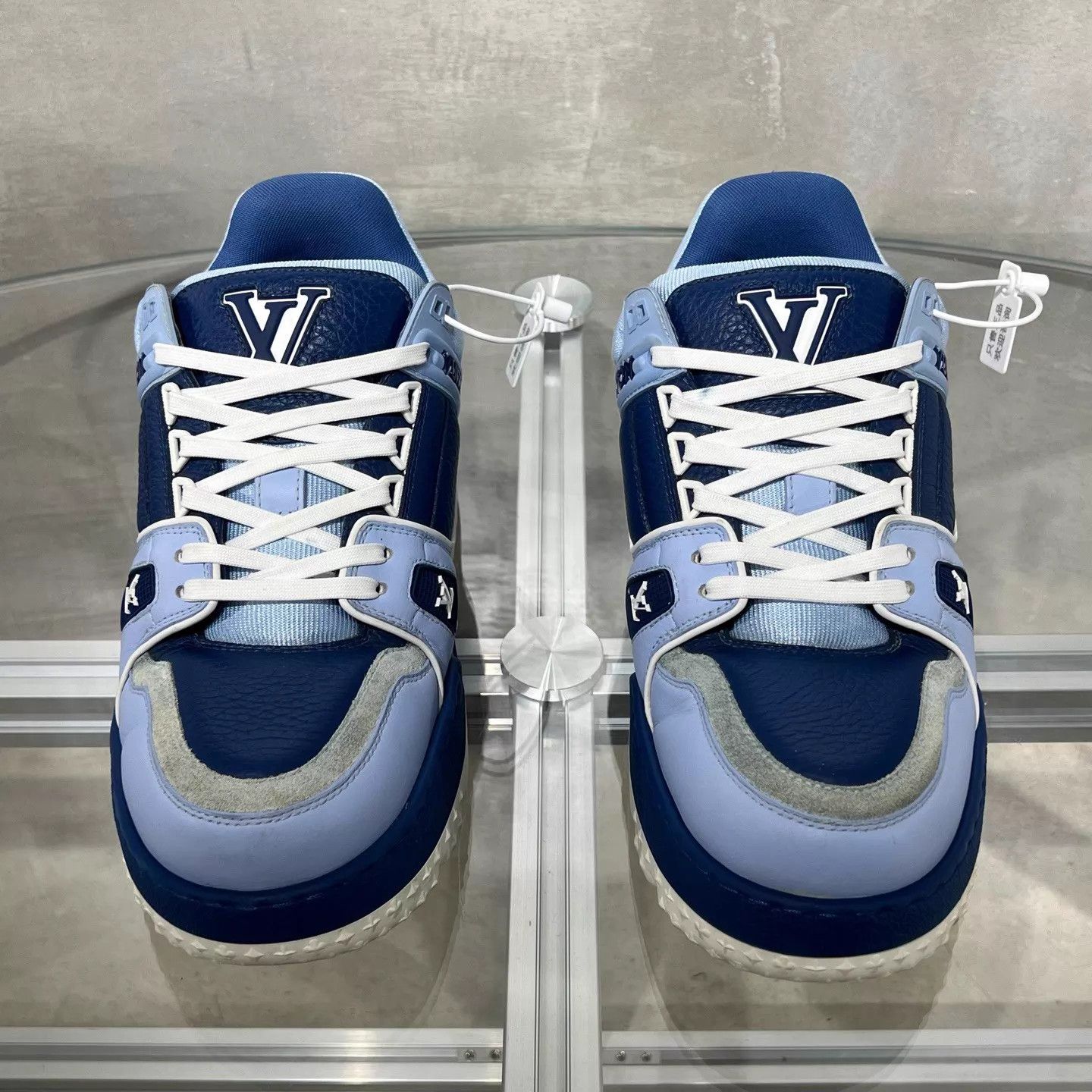 Louis Vuitton LV Trainer gradient blue Pangding UK6.5/40.5 Size US 7.5 / EU 40-41 - 1 Thumbnail
