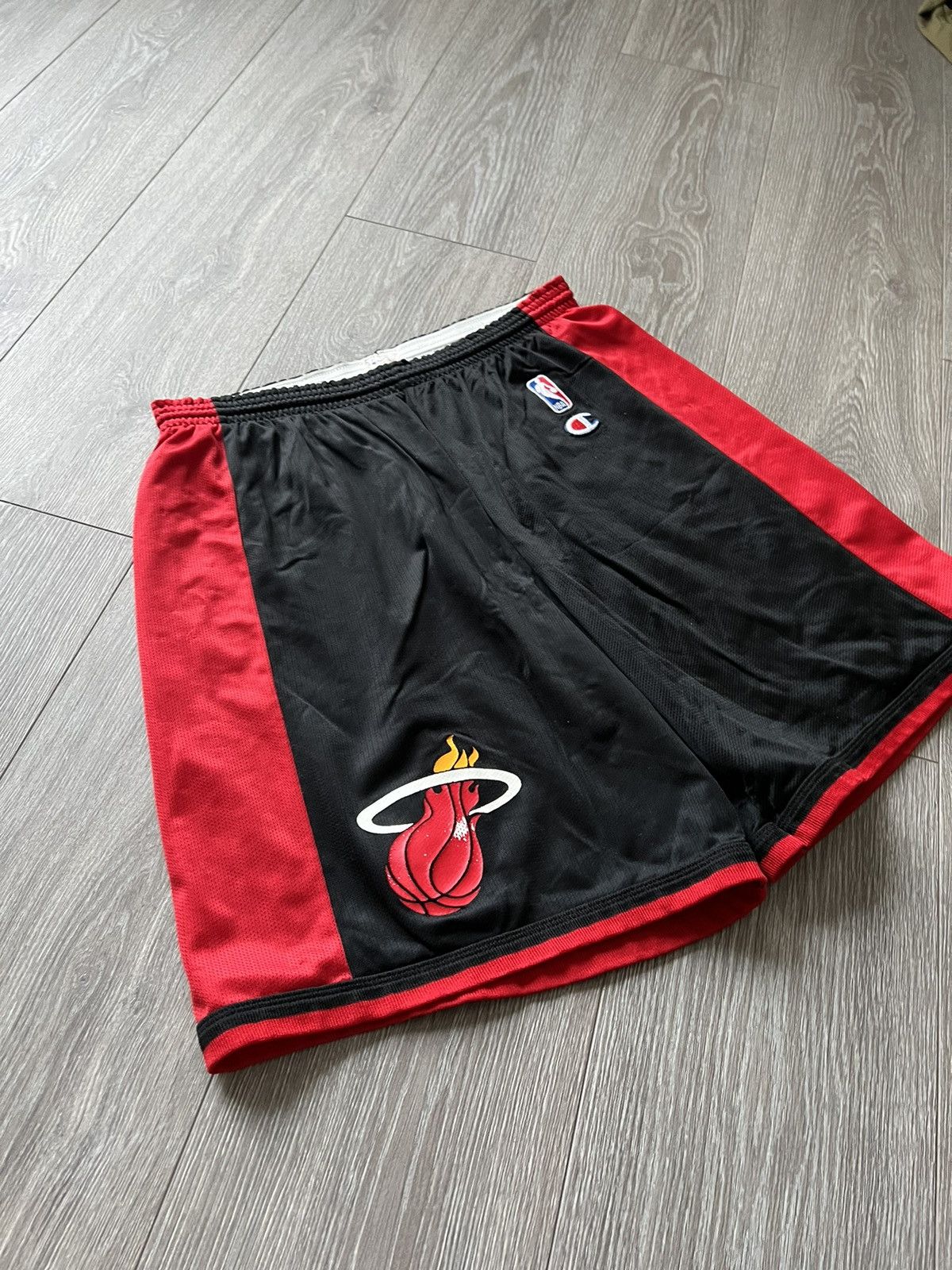 Champion × NBA × Vintage VINTAGE MIAMI HEAT NBA BASKETBALL SHORTS CHAMPION Size US 32 / EU 48 - 6 Thumbnail
