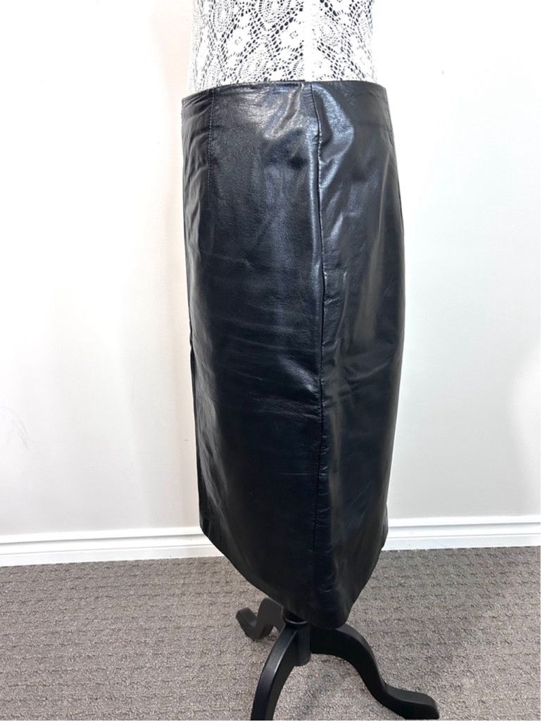 Danier Vintage 80s Danier Leather Skirt, Size 8, Black below knee Size 30" / US 8 / IT 44 - 3 Thumbnail