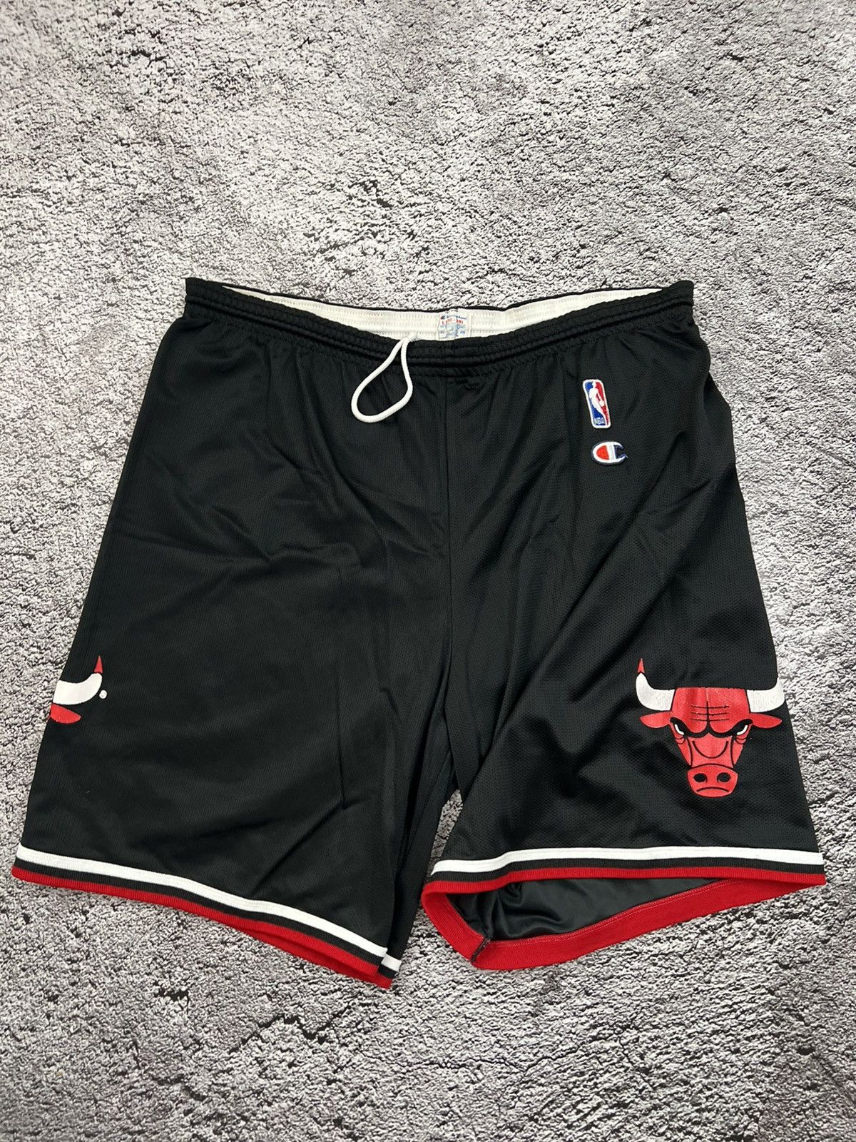 Champion × NBA × Vintage VTG 80-90’s Chicago Bulls NBA Michael Jordan champion shorts Size US 34 / EU 50 - 1 Thumbnail