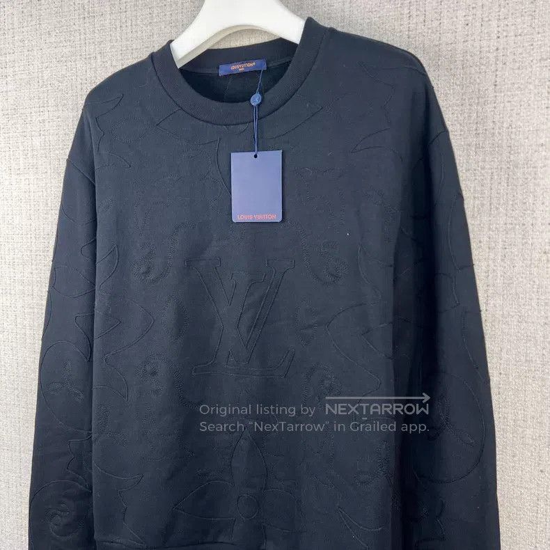 Louis Vuitton Louis Vuitton SS24 Solid Dark Embroidered logo Crewneck Sw Size US XL / EU 56 / 4 - 2 Thumbnail