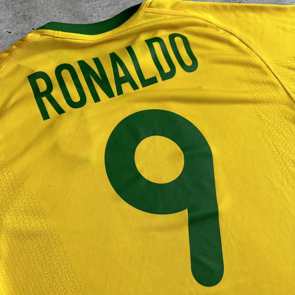 Nike Nike Brazil 00s Home Football Shirt Soccer Jersey #9 Ronaldo Size US M / EU 48-50 / 2 - 13 Thumbnail