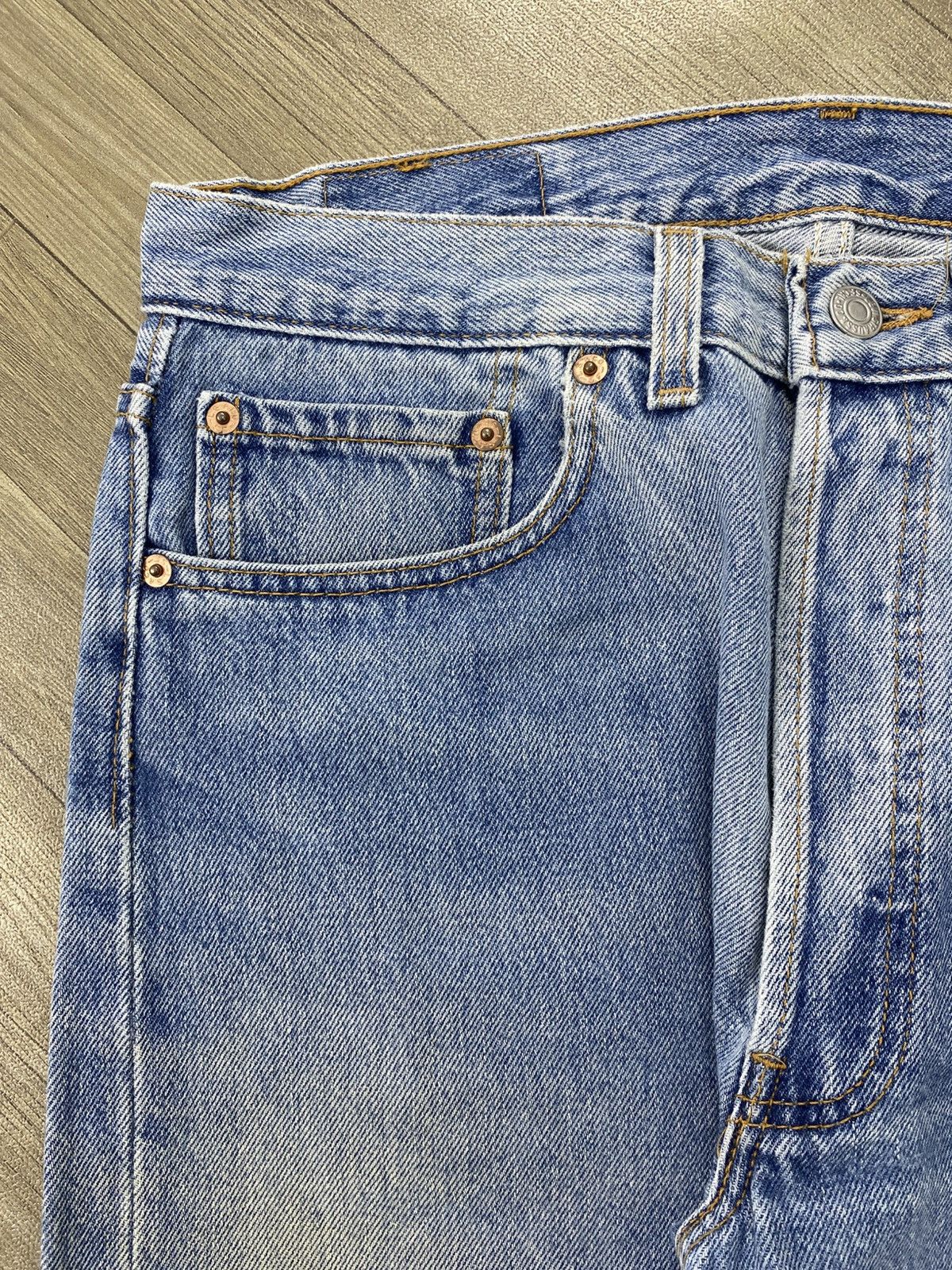 Levi's Vintage Clothing 🇺🇸1990s Vintage Levis 501 USA Straight 32x33 Light Blue Jeans Size US 30 / EU 46 - 7 Thumbnail