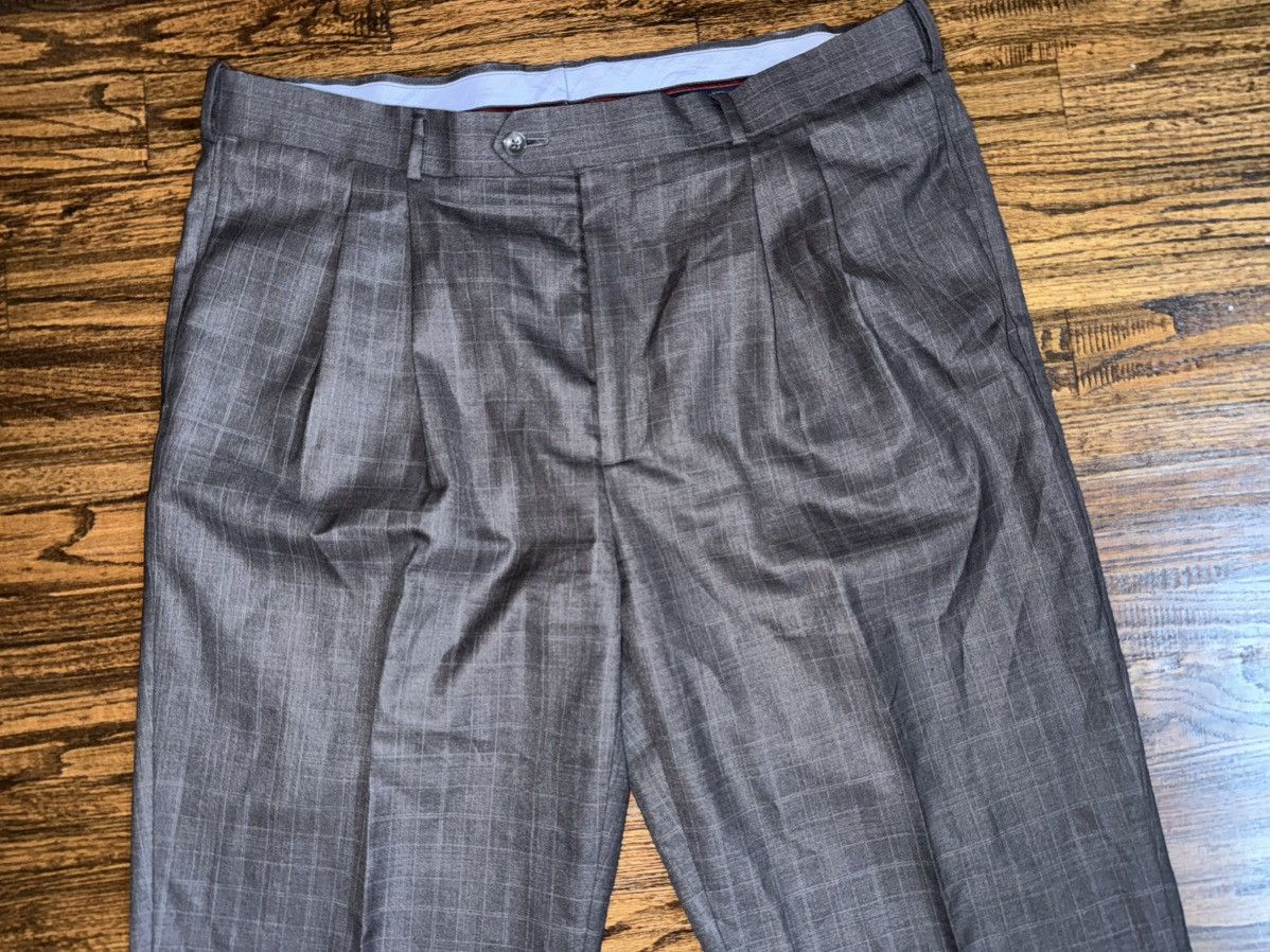 Roundtree & Yorke Roundtree & Yorke Pleated Dress Pant 38x30 Grey Plaid Travel Size US 38 / EU 54 - 3 Thumbnail