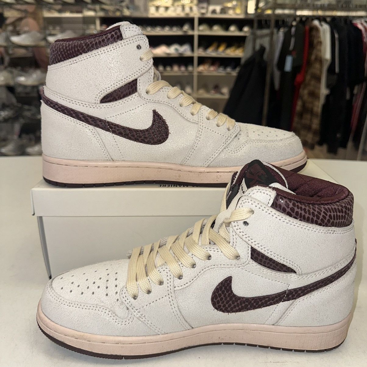 A Ma Maniere × Nike Size 9.5 - Jordan 1 OG x A Ma Maniere High Airness Size US 9.5 / EU 42-43 - 2 Thumbnail