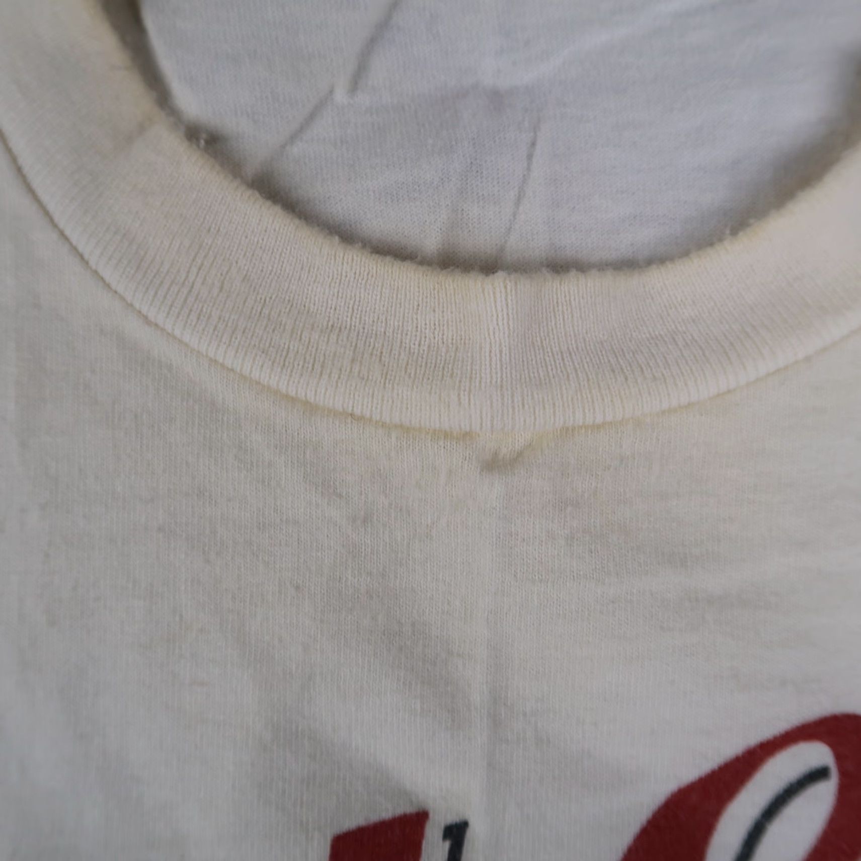 Guess VINTAGE Guess White 2XL T-Shirt Logo 90s Crew Neck Short Sleeve Men’s Cotton United States Logo Graphic Print 1990s 2XL Mens Size US XXL / EU 58 / 5 - 7 Thumbnail