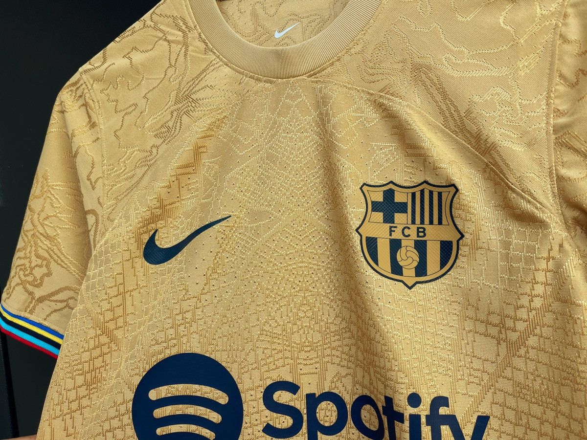 Nike Barcelona 2022 2023 Away Match Football Shirt Nike Jersey XS Size US XS / EU 42 / 0 - 4 Thumbnail