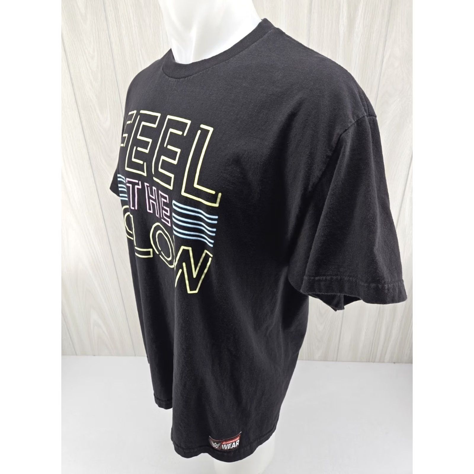 Vintage WWE Authentic Naomi Feel The Glow Black T-Shirt XL Men Wresting Graphic Retro Neon Shirt Size XL Size US XL / EU 56 / 4 - 5 Thumbnail