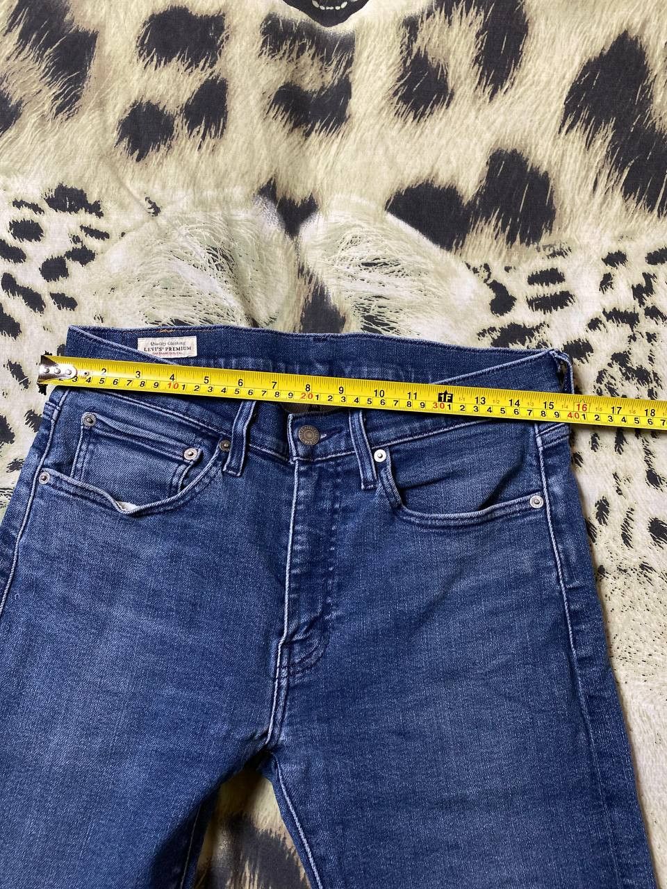 Levi's × Vintage Vintage Levi’s 519 Faded Distressed Jeans Size US 31 - 14 Thumbnail