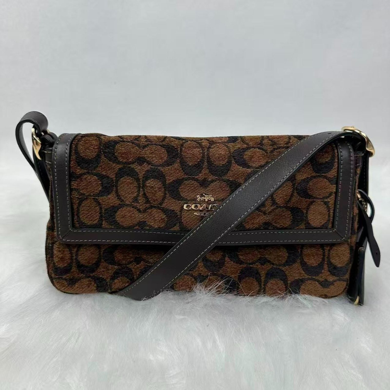 Coach Coach Etta Small Flap Shoulder Signature Chenille CCV65 NWT Size ONE SIZE - 4 Thumbnail