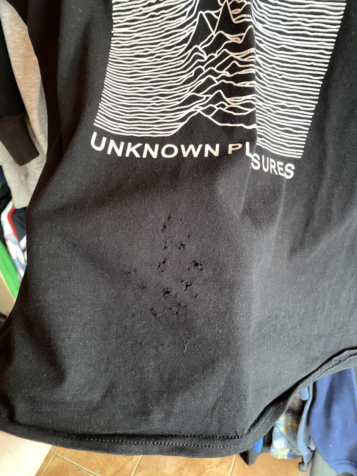 Joy Division VINTAGE JOY DIVISION UNKNOWN PLEASURES DISTRESSED T-shirt Size US XL / EU 56 / 4 - 3 Thumbnail