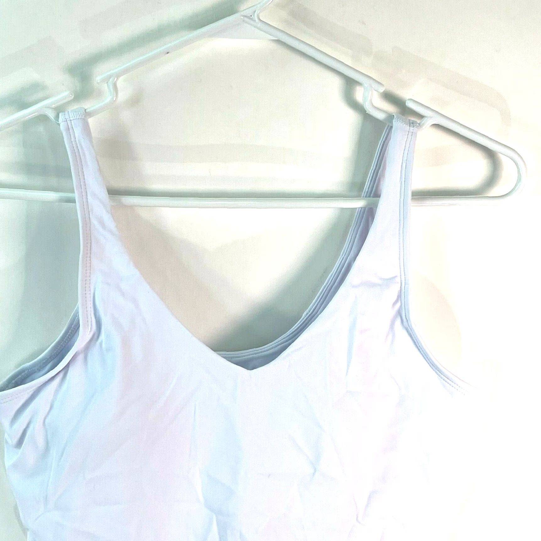 Vintage VINTAGE Women's Sports Bra Shirt M White V Neck Wide Straps Activewear Jogging 90s Mens Size M / US 6-8 / IT 42-44 - 4 Thumbnail