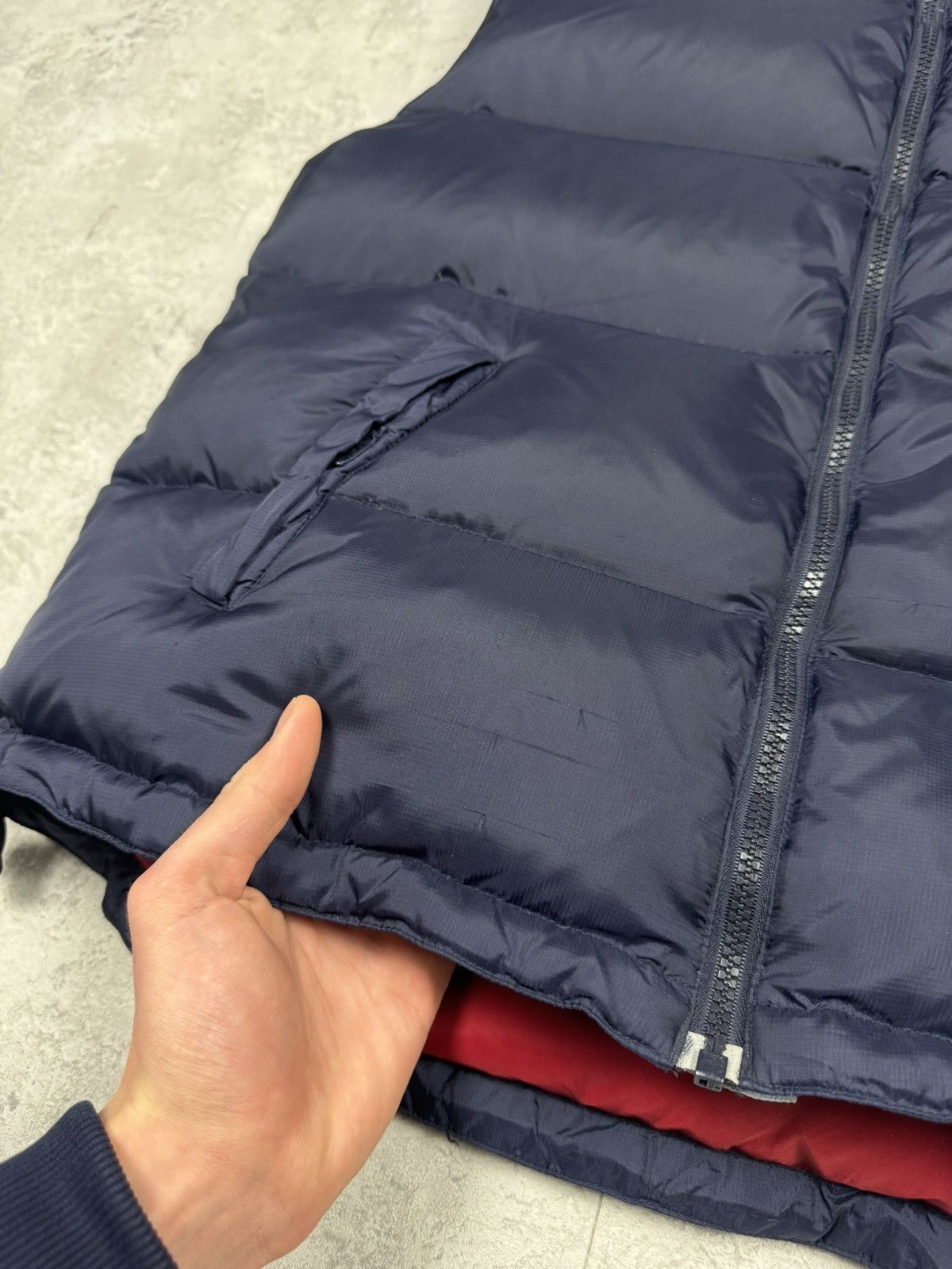 Tommy Hilfiger Vintage Tommy Hilfiger Puffer Down Vest Size US S / EU 44-46 / 1 - 16 Thumbnail