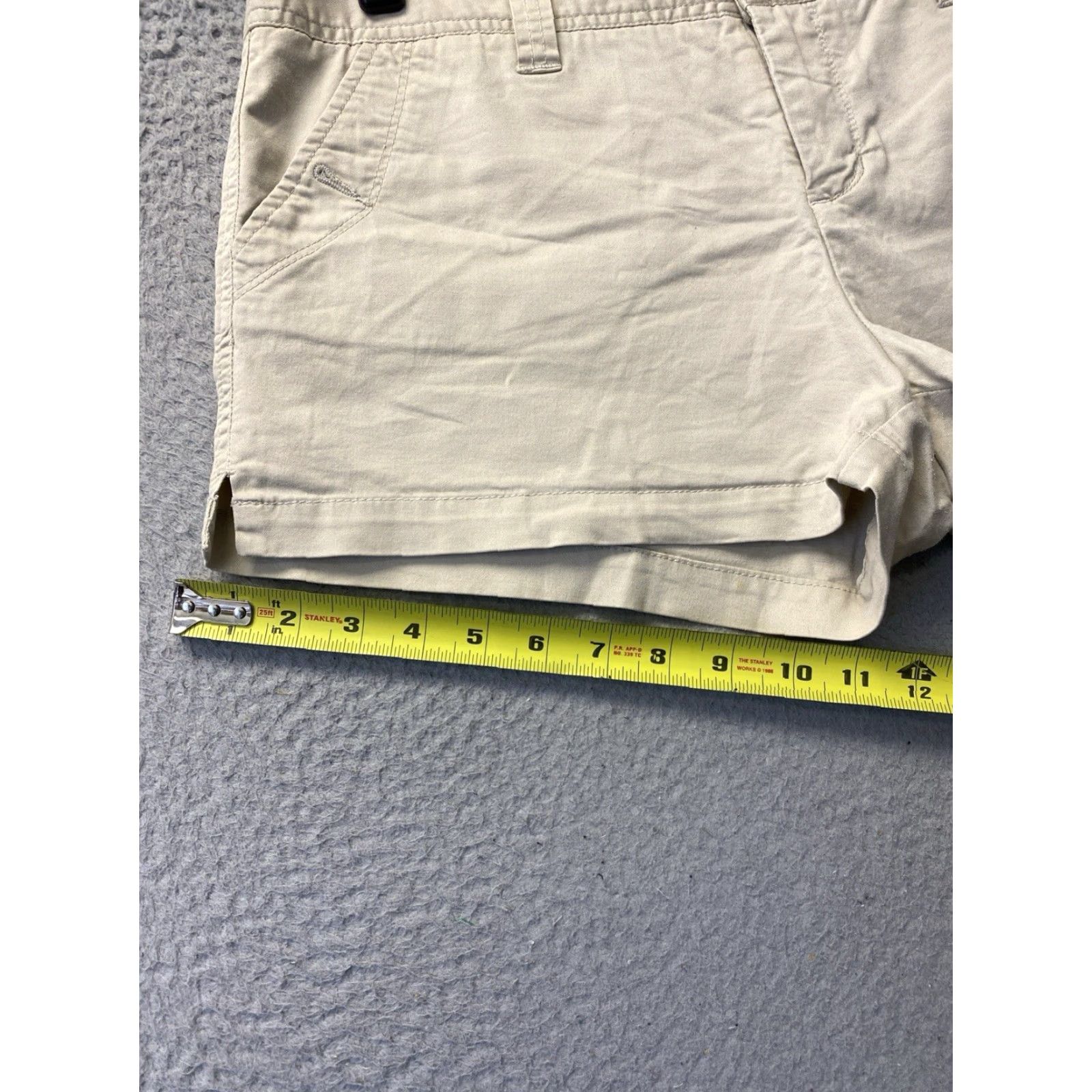 Guess VINTAGE Guess Los Angeles Women's Shorts Casual Cotton Tan Waist 32 Pockets 2000s Beautiful Size 32" / US 10 / IT 46 - 7 Thumbnail