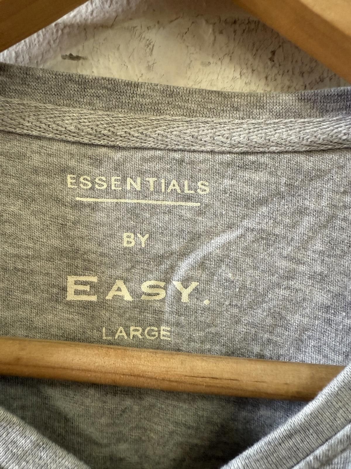 Designer Essentials by Easy Men's Large Gray V-Neck Short Sleeve T-Sh Size US L / EU 52-54 / 3 - 3 Thumbnail