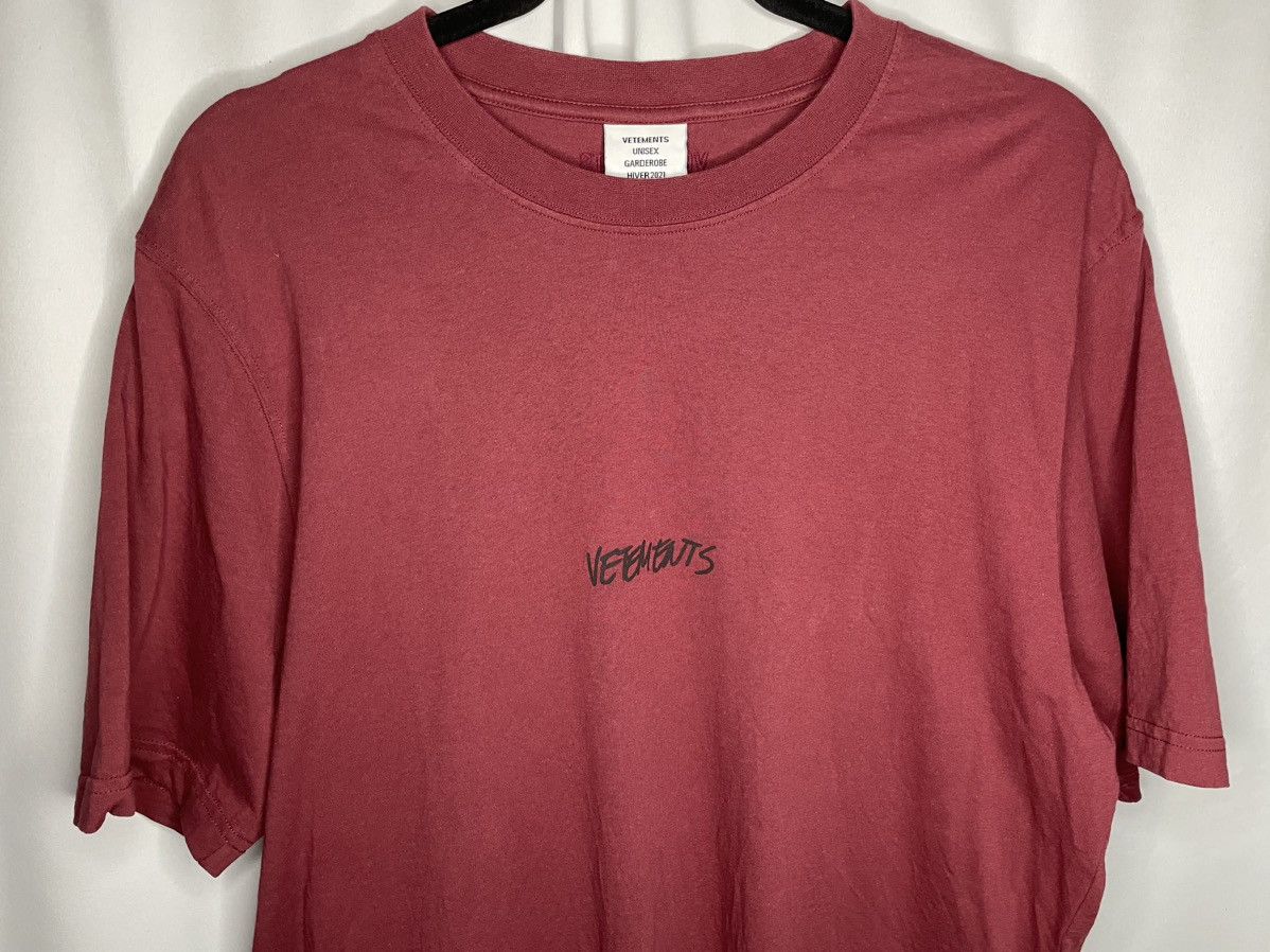 Vetements Vetements Script Logo Bordeaux T-Shirt Size US L / EU 52-54 / 3 - 3 Thumbnail